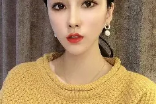 75岁的刘晓庆与网红王婆同台全程冷脸少互动被质疑是耍大牌！