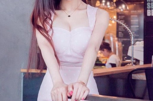 第一批靠“出轨剧情”出海的小游戏日入338万