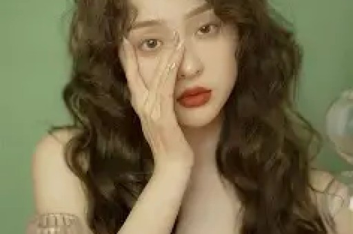 知名女星是女海王？与仨男顶流发生过关系还玩剧组夫妻当小三
